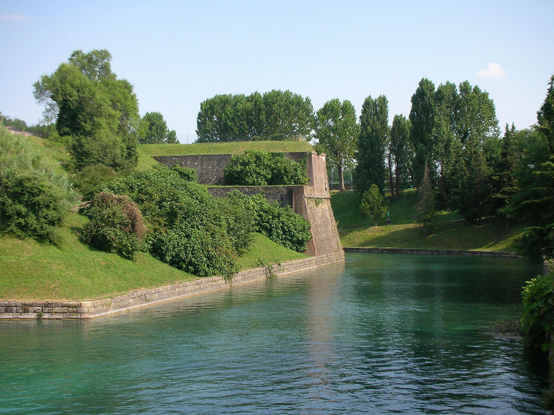 Scopri-la-bellissima-cittadina-di-Peschiera-del-Garda