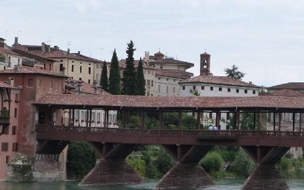 Il-ponte-degli-Alpini-a-Bassano-del-Grappa
